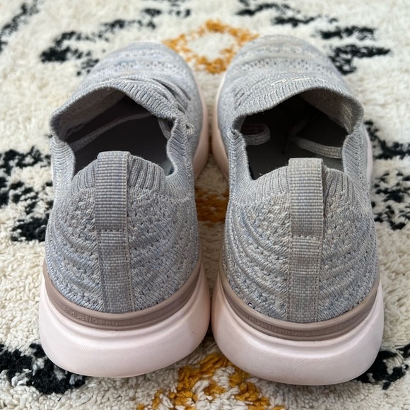 Women’s APL TechLoom Wave Hybrid Running Shoe size 6 - Picture 5 of 10